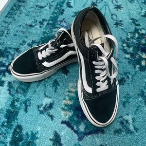 Gentle worn platform vans size 7